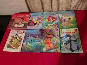 lot 139 image: Disney Childrens Books Collection - 8 Classic Stories