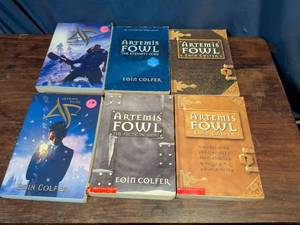 lot 272 image: Artemis Fowl Book Collection by Eoin Colfer
