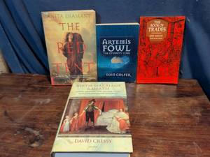 lot 280 image: Mixed Book Collection - Fiction and Non-Fiction Bundle