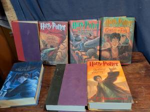 lot 301 image: Harry Potter Book Collection by J.K. Rowling