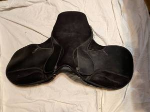 lot 309 image: Griffin Brand English Horse Riding Saddle