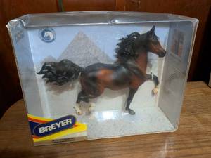 lot 346 image: Breyer Horse Model Collectible Figurine in Box