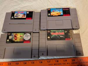 lot 352 image: Super Nintendo SNES Game Cartridge Bundle - 4 Games