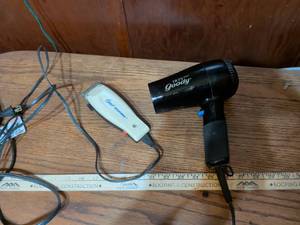 lot 382 image: Hair Styling Tools Bundle - Goody Hair Dryer and Oster Adjustable Clippers