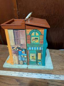 lot 388 image: Fisher Price Sesame Street Fold-Up Dollhouse Playset