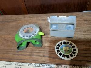 lot 407 image: View-Master Classic Viewer with SpongeBob Reel