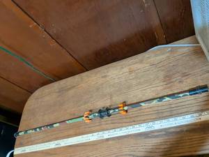 lot 413 image: Blow dart with darts