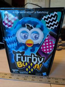 lot 420 image: Furby Boom Interactive Electronic Pet Blue