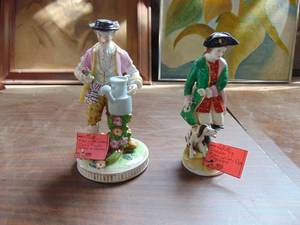 lot 1850 image: Pair of Porcelain Figurines