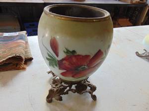 lot 1866 image: Oil Lamp base