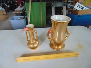 lot 1911 image: Pair of Gold Toned Vases - 1 Shanks in Salina