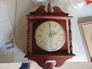 lot 1923 image: Wall Clock - Spartus