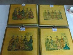 4 Wooden Wall Hangings