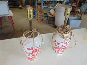lot 1942 image: Pair of RedWhite Lamps