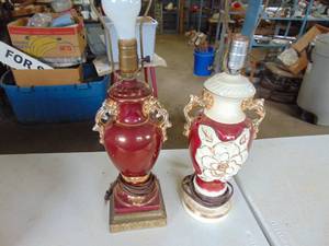 lot 1943 image: selection of 3 RedWhite Lamps