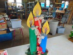 lot 1948 image: Folk Art Candle Collaboration - Xmas themed