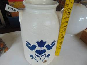 lot 1963 image: Ohio Pottery Butter Churn - Painted