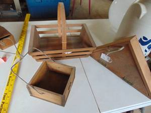 lot 1965 image: Wooden BasketBox and Flag Carrier 