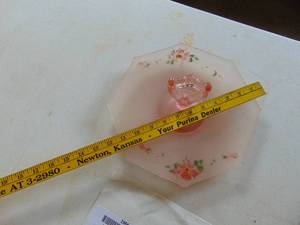 lot 1966 image: Pink Biscuit Server