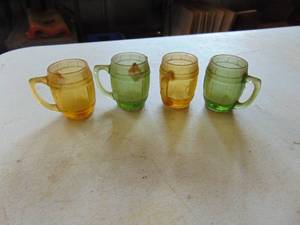 lot 1968 image: 4 Barrel Mug Toothpick HoldersShot Glasses