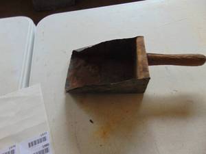 lot 1975 image: Handmade GrainSeed - Scoop