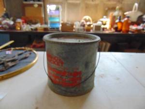 lot 1995 image: Galvanized Minnow Bucket