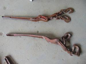 lot 2004 image: Pair of Chain Boomers