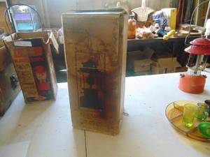 lot 2013 image: US Military Coleman Lantern