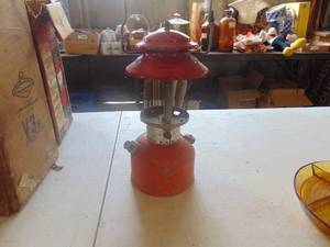 lot 2014 image: Single Mantle Coleman Lantern - Needs workParts