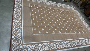 lot 103 image: Outdoor rug 152 x 108 in