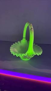 lot 1002 image: Fenton Green Uranium Glass Basket with Handle