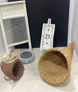 lot 1040 image: Decorative washboard, ceramic warming pad, cornucopia baskets and more