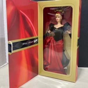 lot 1045 image: Winter Splendor Barbie Doll, Avon Exclusive