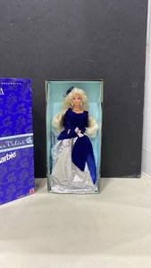 lot 1047 image: Winter Velvet Barbie, Avon Exclusive