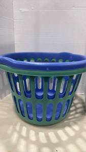 lot 1110 image: 2 plastic laundry baskets