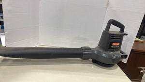 lot 1116 image: Craftsman 195 MPH 12 Amp Electric Leaf Blower