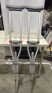 lot 1120 image: Aluminum Adjustable Adult Crutches Pair