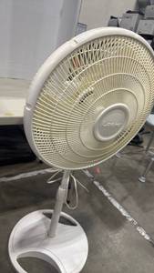 lot 1125 image: Lasko White Pedestal Fan adjustable height