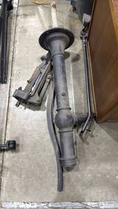 lot 1132 image: Cast iron water pump