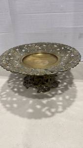 lot 2007 image: Solid brass pedestal bowl 6x14