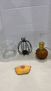 lot 2011 image: Deco-style aroma diffuser, Longaberger basket divider, pumpkin candle holder and glass vase