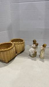 lot 2025 image: Willow Tree Figurines and Wicker Basket Set