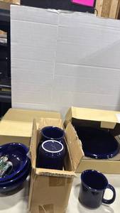 lot 2038 image: Crown Corning Japan blue plates, bowls and cups 20 pieces and 2 duck napkin holders