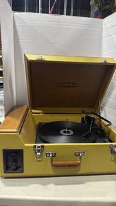 lot 2066 image: Crosley Stack-O-Matic Portable Record Player Turntable