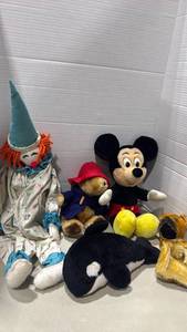 lot 2067 image: Mixed Plush Toy Collection