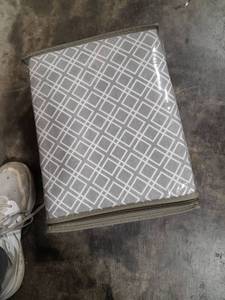 lot 32057 image: Queen Flannel Sheet Set Gray Geo
