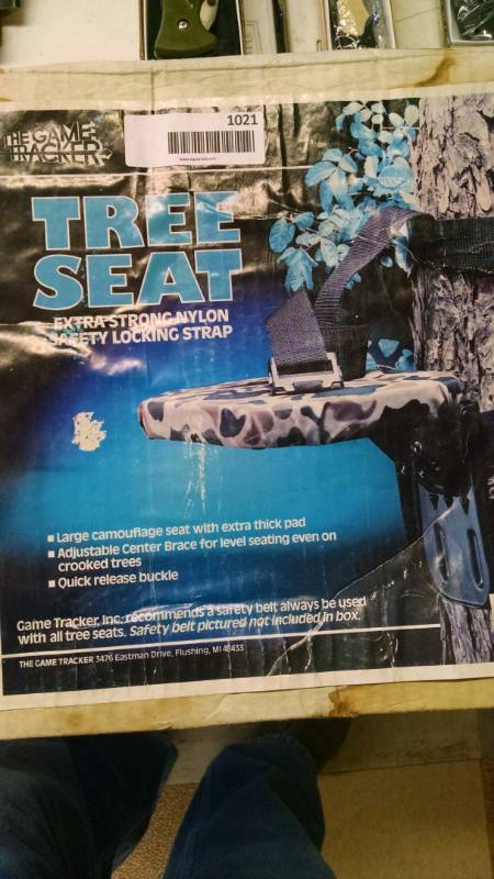 lot 1021 image: Game Tracker Camo Tree Seat - NIB