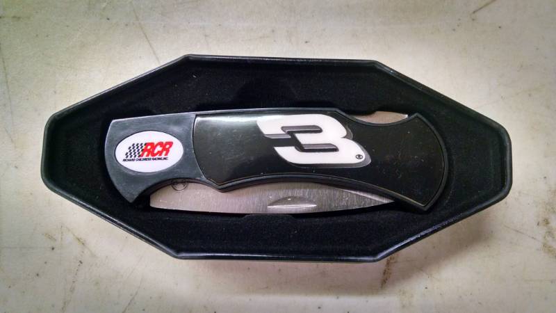 lot 1030 image: RCR #3 Dale Earnhardt Knife - NIB