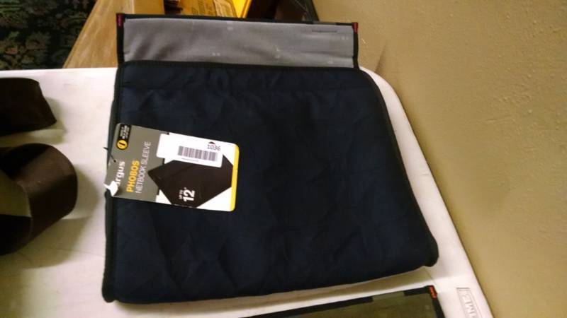 lot 1036 image: Targus Netbook Sleeve - NEW - up to 12