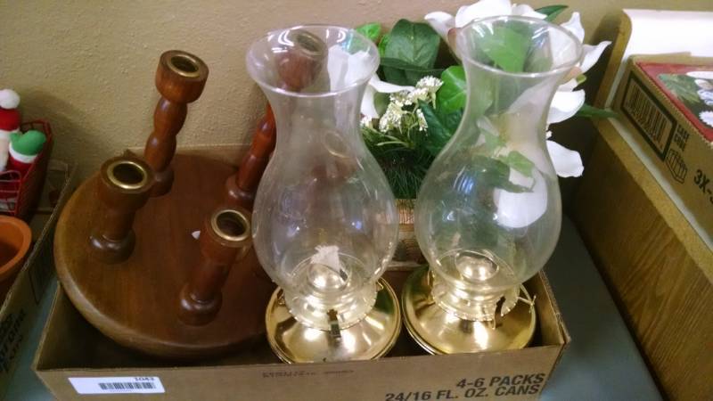 lot 1043 image: Flat of Misc. Lanterns, Candelabra, etc.